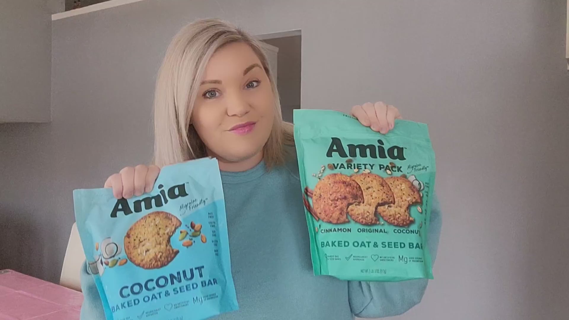 Load video: Amia Snack Bar Product Review